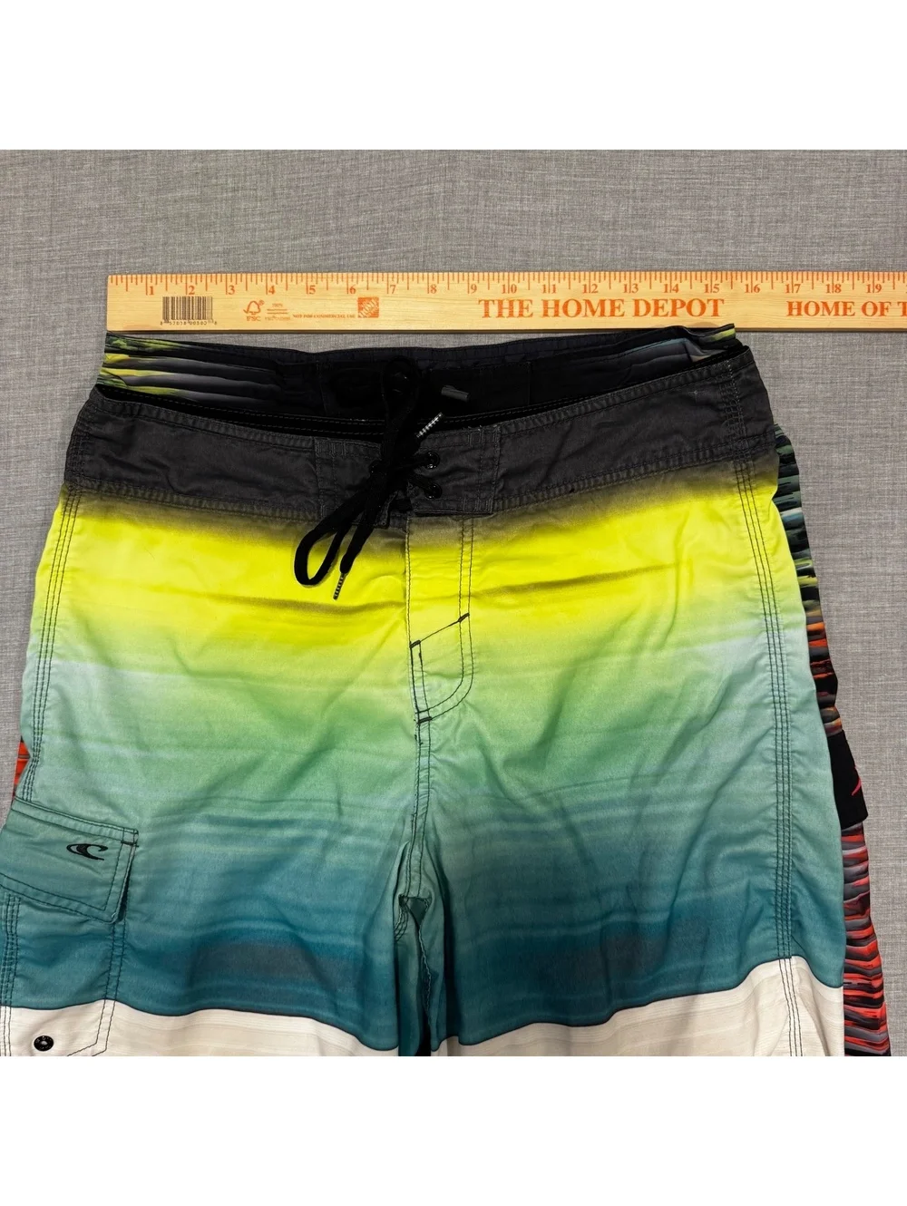 Men’s Swim Trunks Lot of 2 O’Neill & Speedo Board Shorts Size 32 Beach Pool